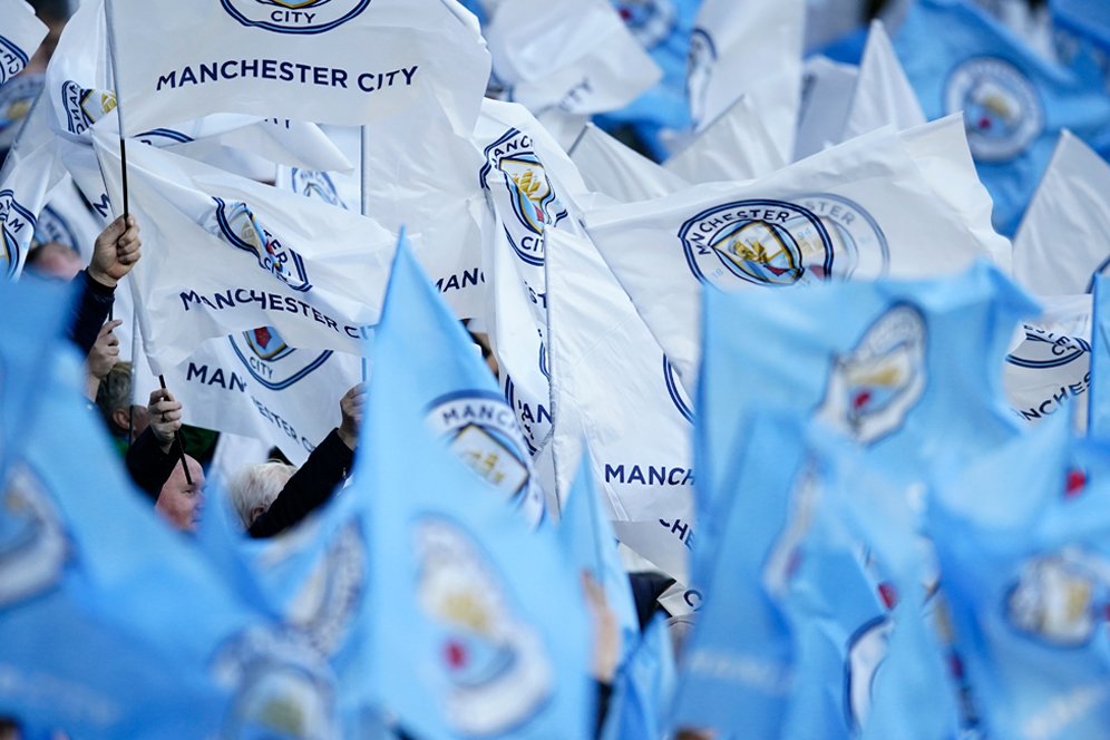 Kiper Chelsea Resmi Hijrah ke Manchester City Kiper Chelsea Resmi Hijrah ke Manchester City