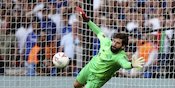 Siapa yang Lebih Baik? Alisson Atau Ederson?