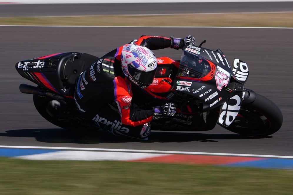 Hasil Kualifikasi MotoGP Catalunya: Cetak Rekor Lap, Aleix Espargaro Sabet Pole Hasil Kualifikasi MotoGP Catalunya: Cetak Rekor Lap, Aleix Espargaro Sabet Pole