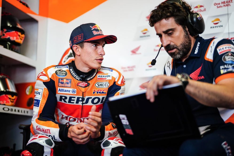 Marc Marquez Beber Alasan Tetap Balapan di Mugello Meski Bakal Operasi Lagi Marc Marquez Beber Alasan Tetap Balapan di Mugello Meski Bakal Operasi Lagi