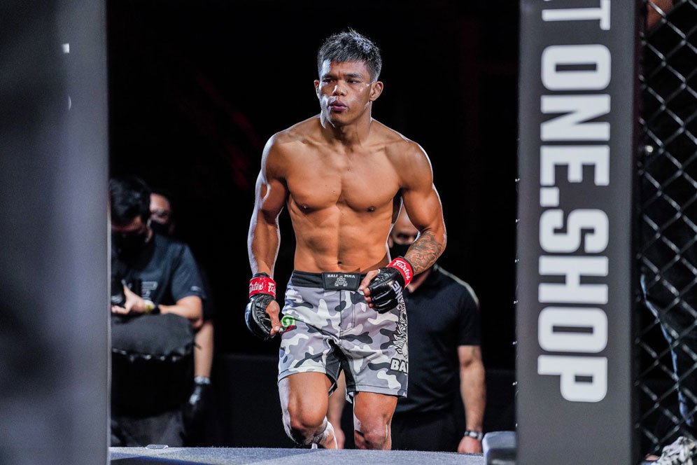 ONE Championship: Usai Kalahkan Petarung Filipina, Elipitua Siregar Ingin Naik Ring Lagi ONE Championship: Usai Kalahkan Petarung Filipina, Elipitua Siregar Ingin Naik Ring Lagi
