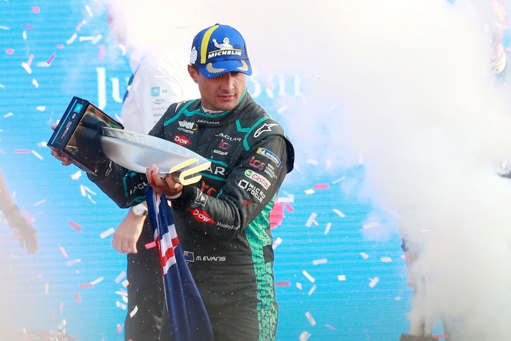 Jadi Pemenang Pertama Formula E Jakarta, Mitch Evans Senang Kuasai Balapan Sengit Jadi Pemenang Pertama Formula E Jakarta, Mitch Evans Senang Kuasai Balapan Sengit