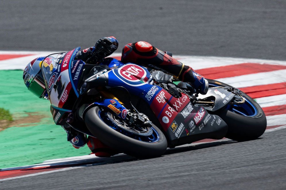 Hasil Race 2 WorldSBK Inggris: Toprak Razgatlioglu Hat-trick, Samai Catatan Bautista-Rea Hasil Race 2 WorldSBK Inggris: Toprak Razgatlioglu Hat-trick, Samai Catatan Bautista-Rea