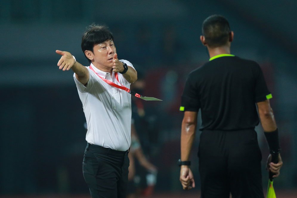 Jelang Laga Timnas Indonesia U-20 vs Timor Leste, Shin Tae-yong Joget dan Makan Mie Bulgogi Jelang Laga Timnas Indonesia U-20 vs Timor Leste, Shin Tae-yong Joget dan Makan Mie Bulgogi