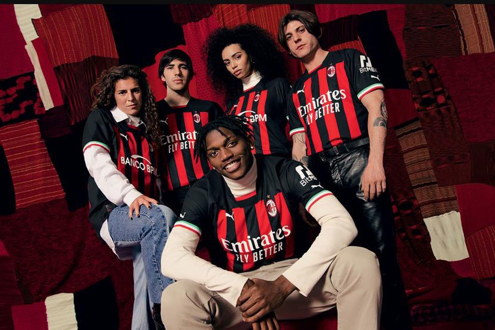 AC Milan Rilis Jersey Home 2022-23, Milanisti: Bellissima! Cocok Ama Ziyech, 9,5! AC Milan Rilis Jersey Home 2022-23, Milanisti: Bellissima! Cocok Ama Ziyech, 9,5!