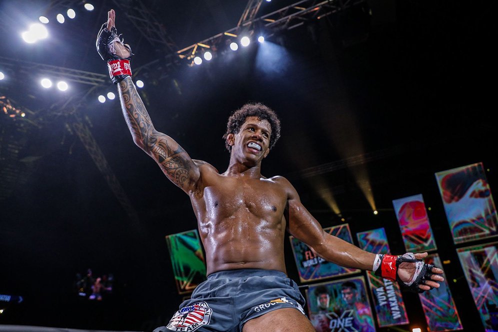 Cerita Adriano Moraes, Ditelantarkan Ibunya Hingga Jadi Juara Dunia ONE Championship Cerita Adriano Moraes, Ditelantarkan Ibunya Hingga Jadi Juara Dunia ONE Championship