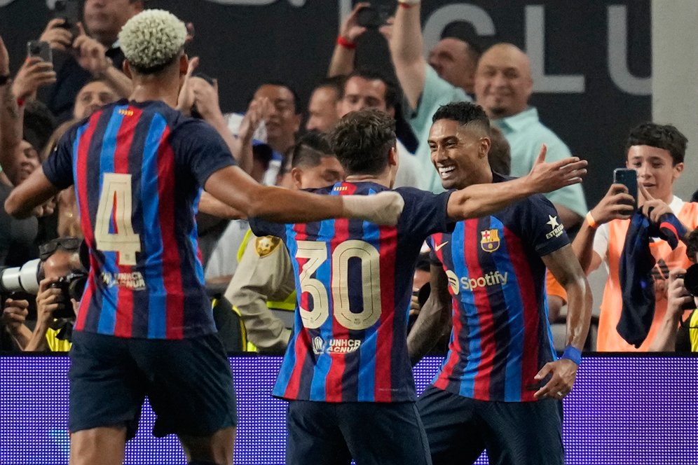 Barcelona Bungkam Real Madrid, Suara Fans: Lewandowski Lebih Baik dari Benzema, Musim Ini Treble? Barcelona Bungkam Real Madrid, Suara Fans: Lewandowski Lebih Baik dari Benzema, Musim Ini Treble?