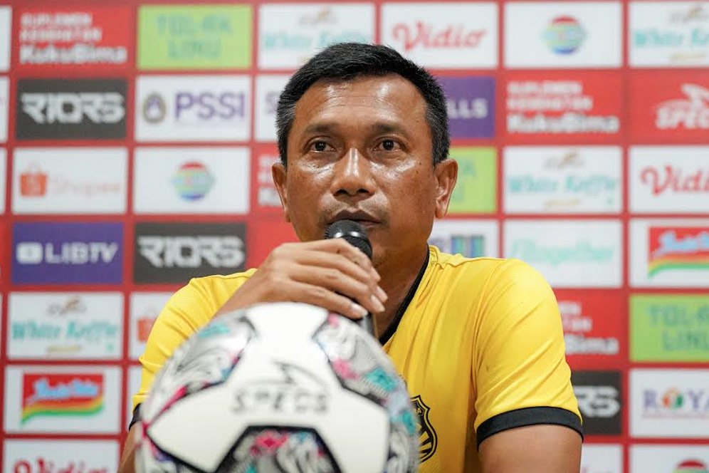 BRI Liga 1: Pelatih Bhayangkara FC Komentari Absennya 2 Pemain Asing Persebaya BRI Liga 1: Pelatih Bhayangkara FC Komentari Absennya 2 Pemain Asing Persebaya