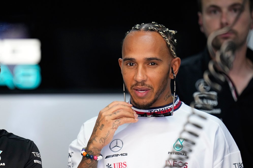 Berubah Pikiran Hanya dalam 5 Bulan, Mengapa Lewis Hamilton Pilih Bela Ferrari di Formula 1 2025? Berubah Pikiran Hanya dalam 5 Bulan, Mengapa Lewis Hamilton Pilih Bela Ferrari di Formula 1 2025?