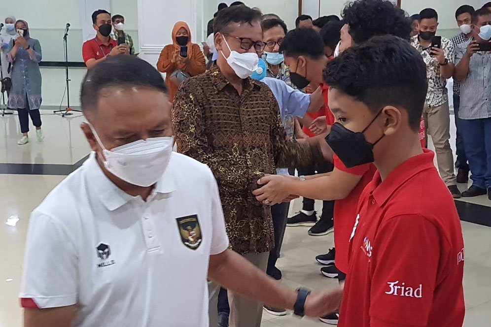 Menpora Lepas Tim IJSL untuk Gothia Cup 2022 Menpora Lepas Tim IJSL untuk Gothia Cup 2022