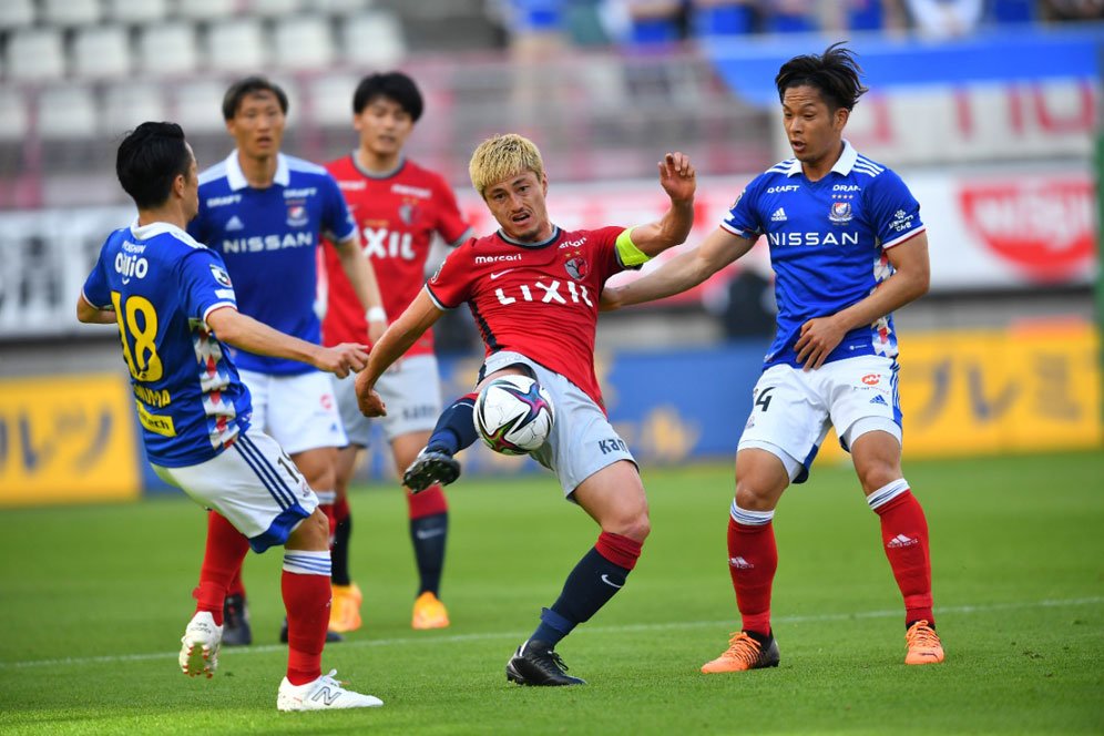 Daftar Apparel 18 Klub J1 League 2022