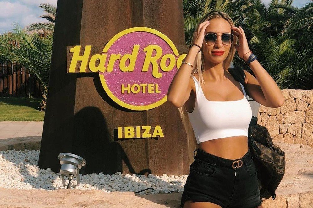 WAGs Anyar Liverpool: Lorena Manas, Si Cantik Mantan Aleix Vidal yang Kini Pacari Darwin Nunez WAGs Anyar Liverpool: Lorena Manas, Si Cantik Mantan Aleix Vidal yang Kini Pacari Darwin Nunez