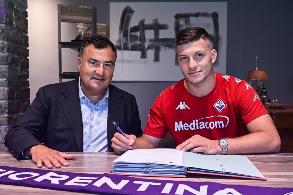Tinggalkan Real Madrid, Luka Jovic Resmi Jajal Serie A dengan Gabung Fiorentina Tinggalkan Real Madrid, Luka Jovic Resmi Jajal Serie A dengan Gabung Fiorentina