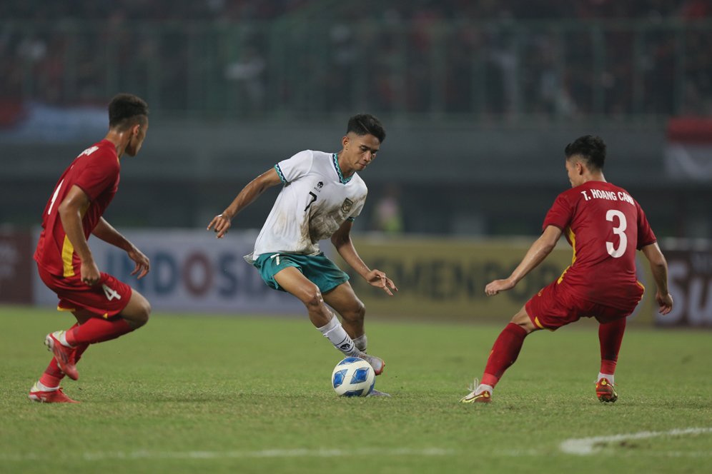 Piala AFF U-19: 3 Pemain Timnas Indonesia U-19 dengan Rapor Terjelek Ketika Melawan Vietnam Piala AFF U-19: 3 Pemain Timnas Indonesia U-19 dengan Rapor Terjelek Ketika Melawan Vietnam
