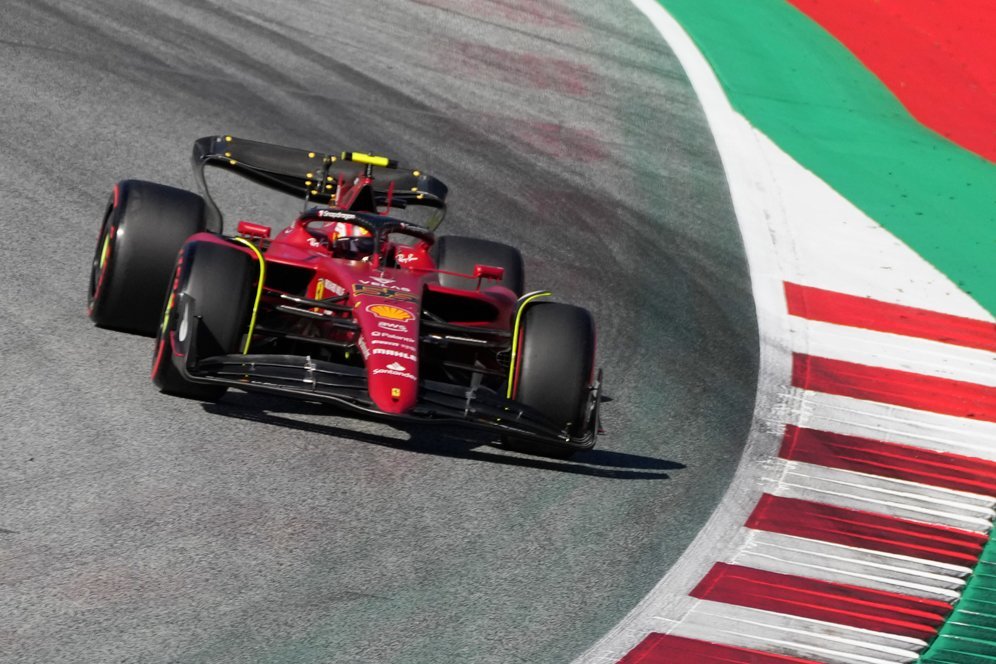 Mobil Terbakar di Formula 1 Austria, Carlos Sainz jr Keluhkan Marshal yang Lelet Mobil Terbakar di Formula 1 Austria, Carlos Sainz jr Keluhkan Marshal yang Lelet