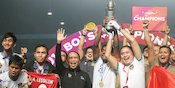 Iwan Bule dan Menpora Ikut Angkat Trofi Juara Piala AFF U-16: Ngapain? Full Senyum! Iwan Bule dan Menpora Ikut Angkat Trofi Juara Piala AFF U-16: Ngapain? Full Senyum!