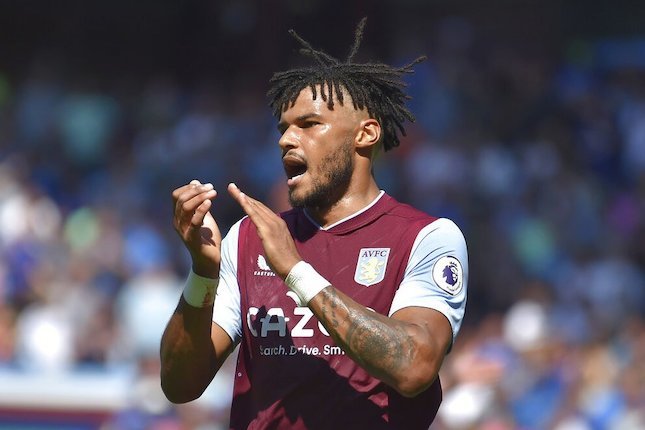 Bek Tengah: Tyron Mings Bek Tengah: Tyron Mings