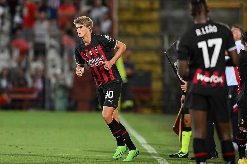 Dicap Gagal di AC Milan, Maldini Bela Charles De Ketelaere! Dicap Gagal di AC Milan, Maldini Bela Charles De Ketelaere!