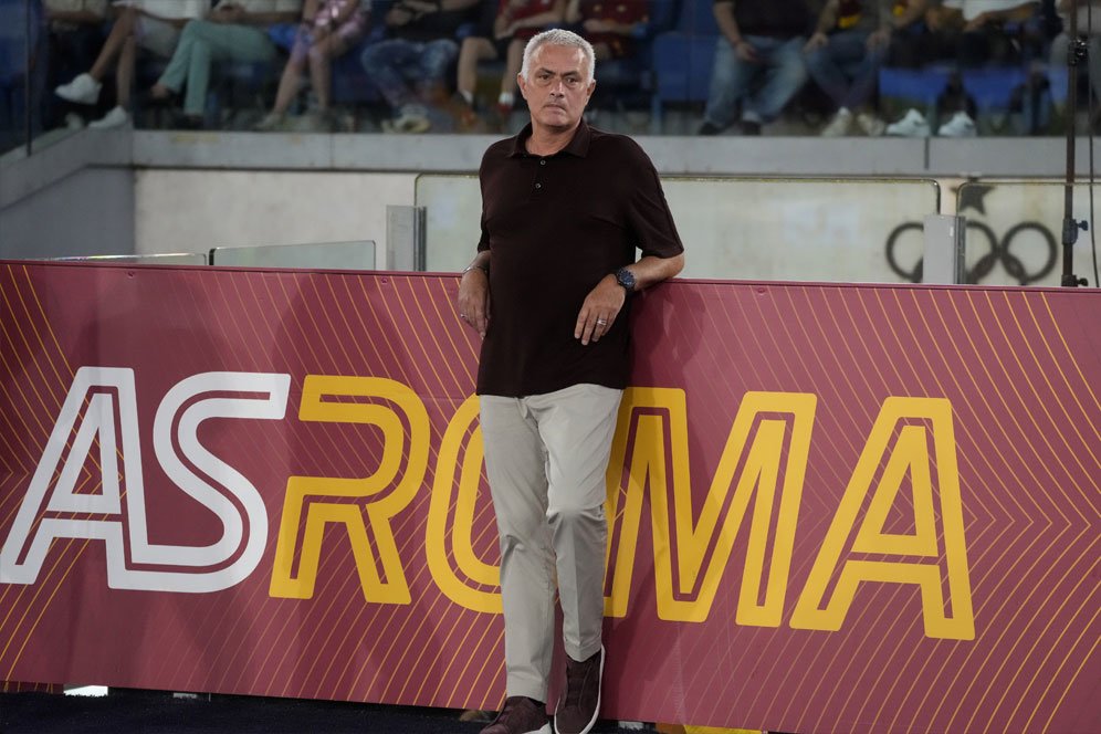 The Sacked One, Julukan Baru untuk Jose Mourinho The Sacked One, Julukan Baru untuk Jose Mourinho