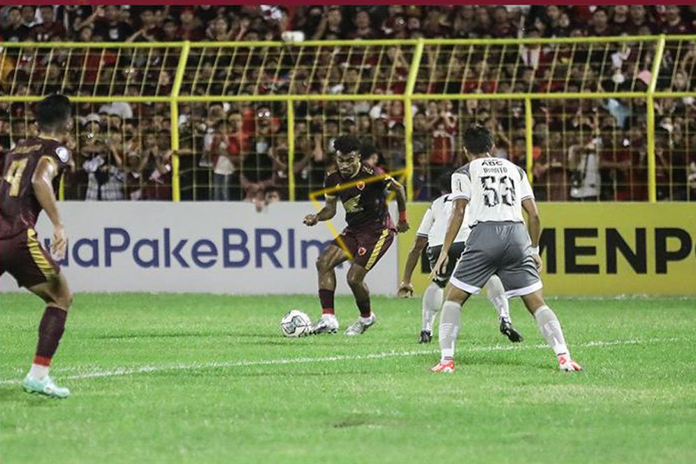 Hasil BRI Liga 1: Sayuri dan Sananta On Fire, PSM Pesta Gol ke Gawang Persib