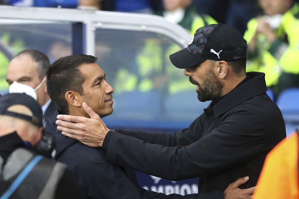 Ruud van Nistelrooy Ingin Hadapi Manchester United di Liga Europa Ruud van Nistelrooy Ingin Hadapi Manchester United di Liga Europa