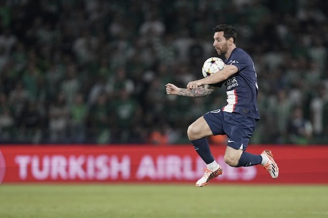 Lionel Messi - 8,80 Lionel Messi - 8,80