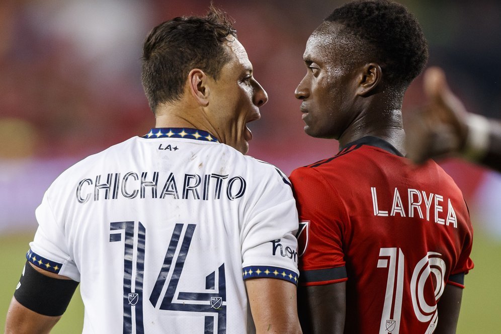 Penalti Menit 90+7, Chicharito Eks Pemain MU Gagal Panenka Sekaligus Bawa Timnya Menang! Penalti Menit 90+7, Chicharito Eks Pemain MU Gagal Panenka Sekaligus Bawa Timnya Menang!