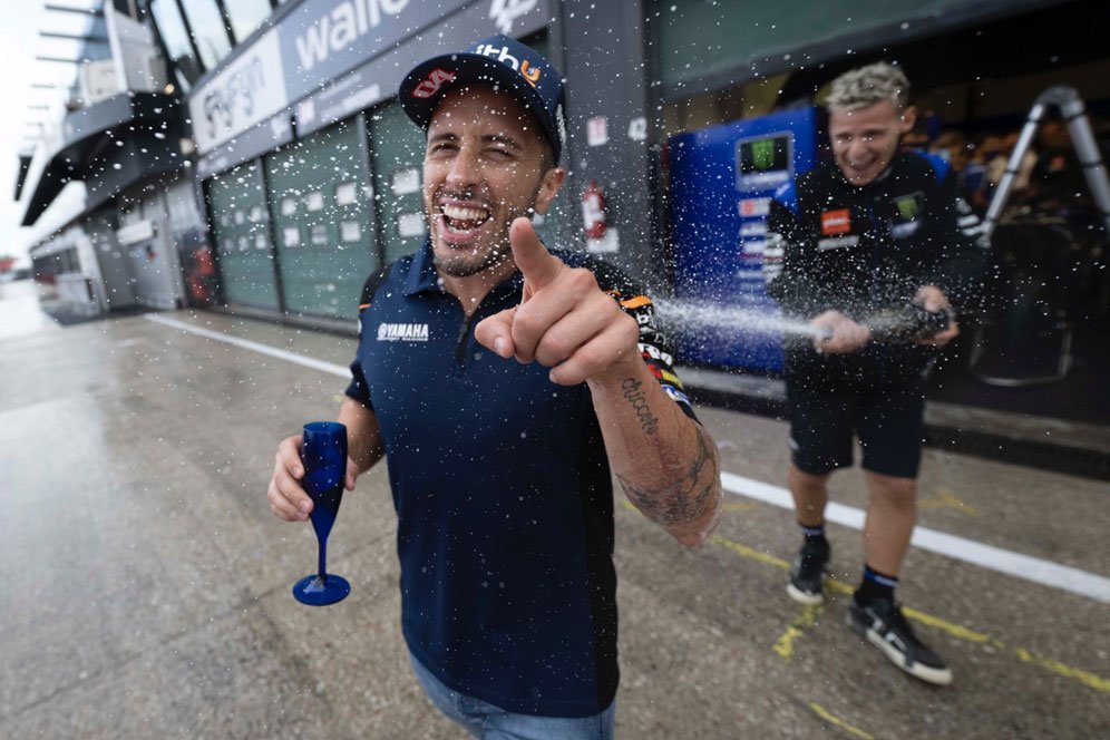 Ditinggal Pensiun, Yamaha Gelar Pesta Kejutan untuk Andrea Dovizioso di Misano Ditinggal Pensiun, Yamaha Gelar Pesta Kejutan untuk Andrea Dovizioso di Misano