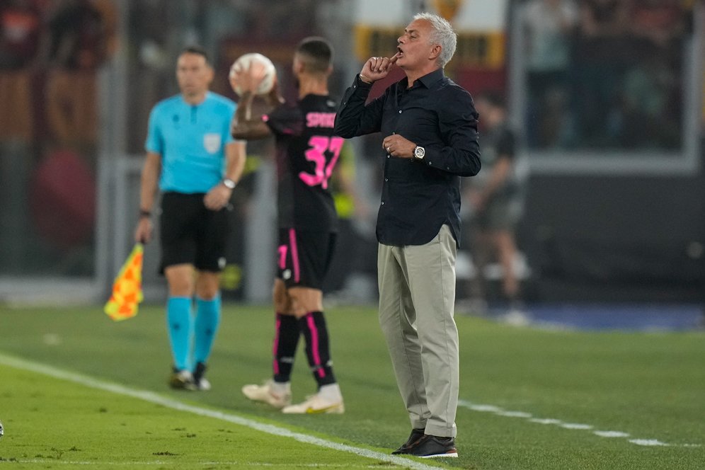 Kembali Buat Masalah, Mourinho Dapat Banyak Musuh di Italia! Kembali Buat Masalah, Mourinho Dapat Banyak Musuh di Italia!