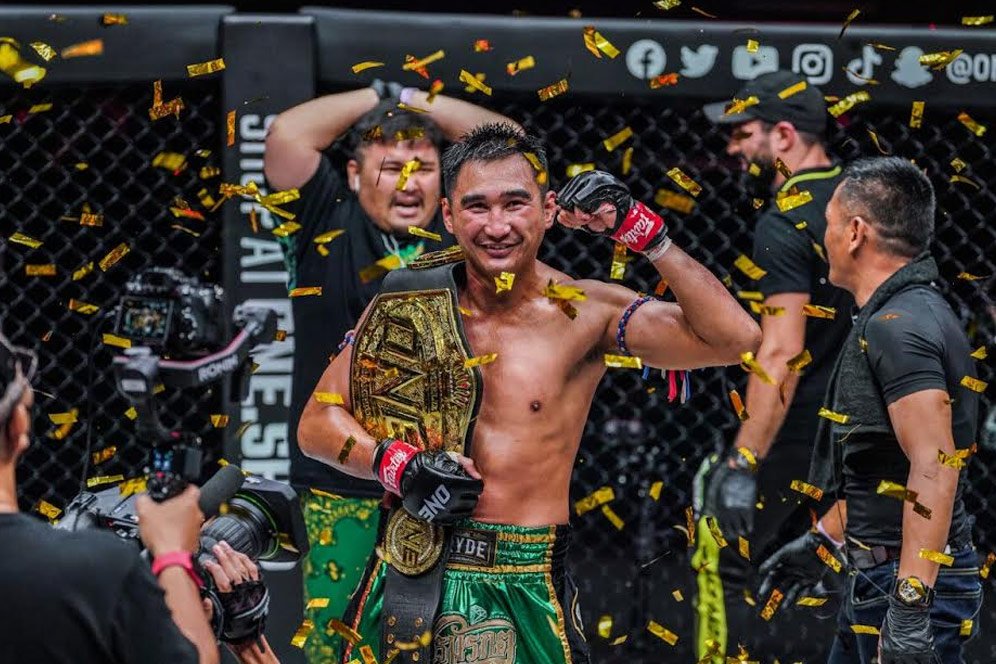 Akhir Bulan Ini, ONE Championship Sajikan Laga Perebutan Gelar Juara Dunia Muay Thai Akhir Bulan Ini, ONE Championship Sajikan Laga Perebutan Gelar Juara Dunia Muay Thai