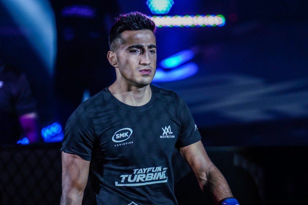 Kisah Tayfun Ozcan: Dipukuli Ayah Saat Belia Hingga Berpeluang Jadi Juara Dunia Kisah Tayfun Ozcan: Dipukuli Ayah Saat Belia Hingga Berpeluang Jadi Juara Dunia