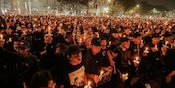 Dari Surabaya untuk Malang, Bonek Kirim Doa untuk Aremania Korban Tragedi Kanjuruhan Dari Surabaya untuk Malang, Bonek Kirim Doa untuk Aremania Korban Tragedi Kanjuruhan