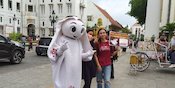 Yuk Berburu La'eeb Maskot Piala Dunia 2022 di Surabaya Akhir Pekan Ini Yuk Berburu La'eeb Maskot Piala Dunia 2022 di Surabaya Akhir Pekan Ini