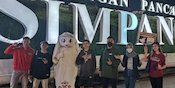 Warga Semarang Sambut Antusias Kunjungan La'eeb, Si Maskot Piala Dunia 2022 Warga Semarang Sambut Antusias Kunjungan La'eeb, Si Maskot Piala Dunia 2022