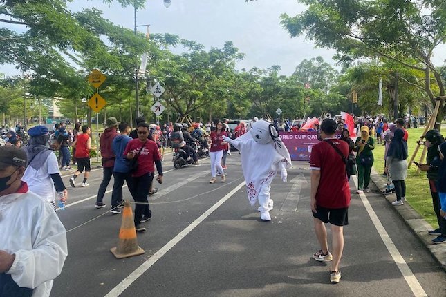 La'eeb Terbang ke Surabaya La'eeb Terbang ke Surabaya