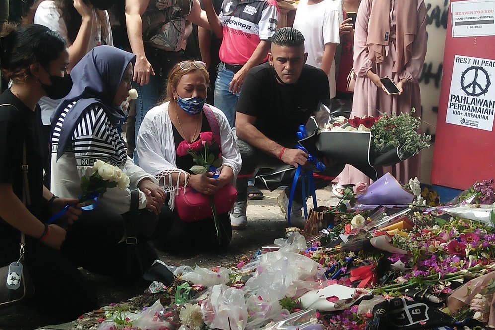Terpukul Tragedi Kanjuruhan, Cristian Gonzales Ziarahi Stadion Kanjuruhan Terpukul Tragedi Kanjuruhan, Cristian Gonzales Ziarahi Stadion Kanjuruhan