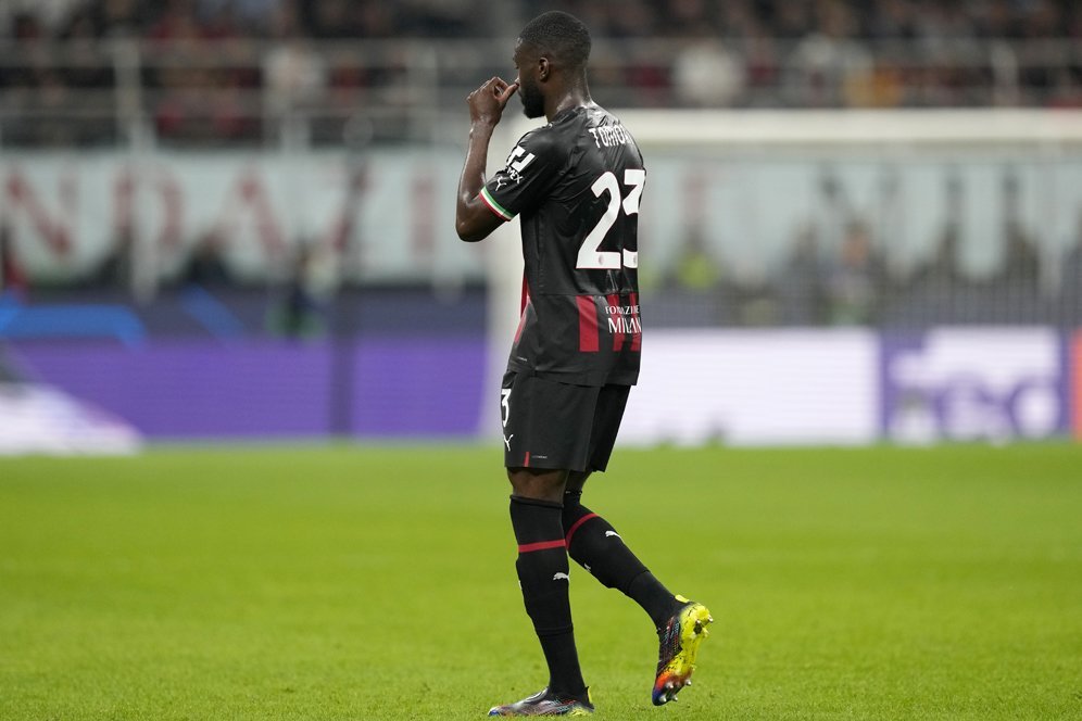 Kartu Merah Fikayo Tomori dan Milan Dihukum Penalti: Bagaimana Laws of The Game Mengaturnya?
