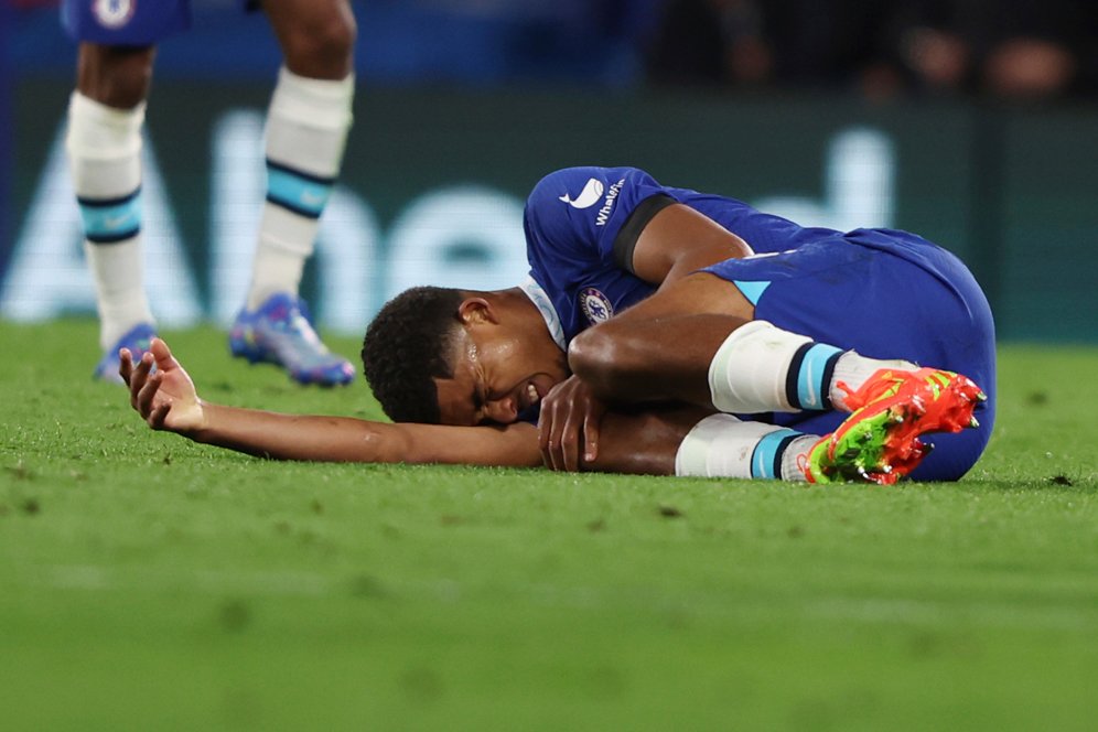 Cedera Parah, Wesley Fofana Bakal Absen Lama di Skuat Chelsea Cedera Parah, Wesley Fofana Bakal Absen Lama di Skuat Chelsea