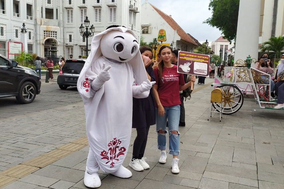 Yuk Berburu La'eeb Maskot Piala Dunia 2022 di Surabaya Akhir Pekan Ini Yuk Berburu La'eeb Maskot Piala Dunia 2022 di Surabaya Akhir Pekan Ini