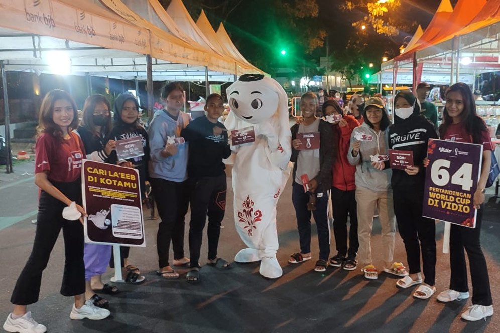 La'eeb si Maskot Piala Dunia 2022 Menyapa Warga di Night Market Sriwedari Solo La'eeb si Maskot Piala Dunia 2022 Menyapa Warga di Night Market Sriwedari Solo