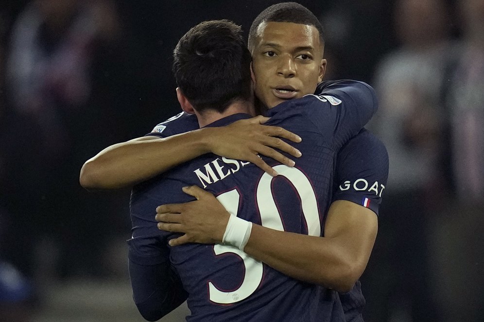 Lionel Messi dan Kylian Mbappe Masuk Starting XI Terbaik Fase Grup Liga Champions 2022/2023 Lionel Messi dan Kylian Mbappe Masuk Starting XI Terbaik Fase Grup Liga Champions 2022/2023