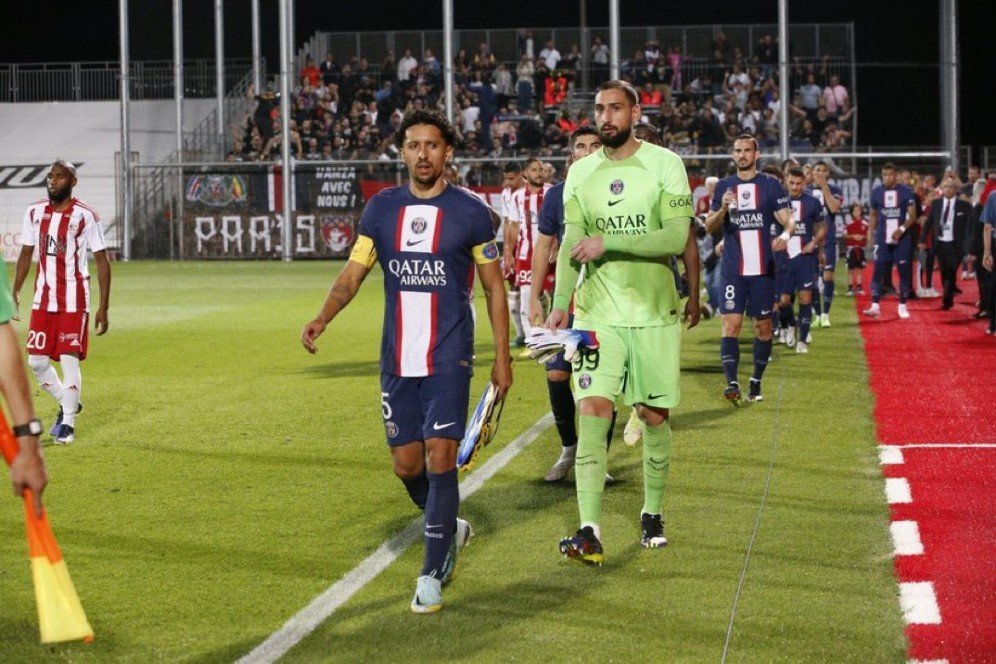 Tidak Hanya Formasi Tiga Bek, PSG Lega Bisa Bermain dengan Empat Bek Tidak Hanya Formasi Tiga Bek, PSG Lega Bisa Bermain dengan Empat Bek