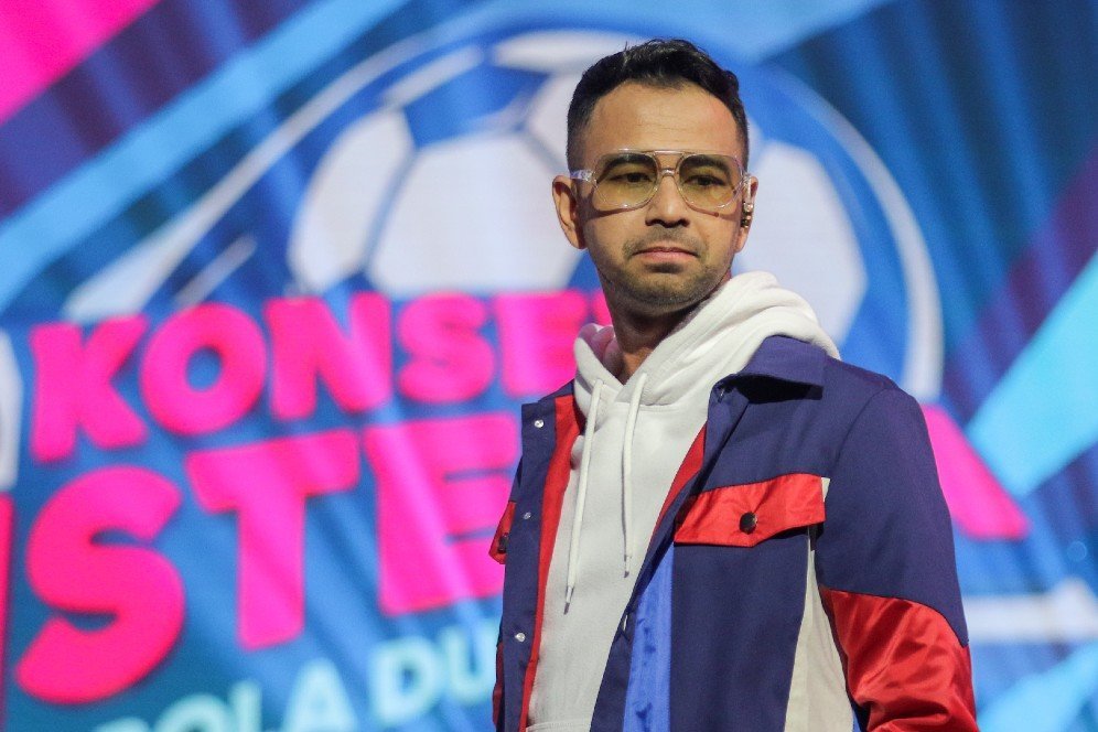 Raffi Ahmad Getol Cetak Rekor Baru dengan Omzet Bombastis saat Live Streaming di Shopee Live Raffi Ahmad Getol Cetak Rekor Baru dengan Omzet Bombastis saat Live Streaming di Shopee Live