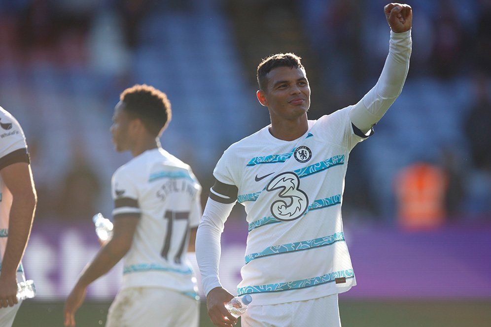 Kontroversi Kemenangan Chelsea: Handball Thiago Silva, VAR Kok Diem Aja! Kontroversi Kemenangan Chelsea: Handball Thiago Silva, VAR Kok Diem Aja!
