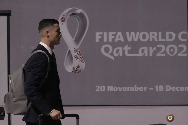 Ramai-Ramai Menantikan Aksi Cristiano Ronaldo Ramai-Ramai Menantikan Aksi Cristiano Ronaldo