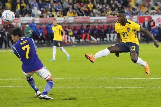 Profil Singkat Moises Caicedo Profil Singkat Moises Caicedo