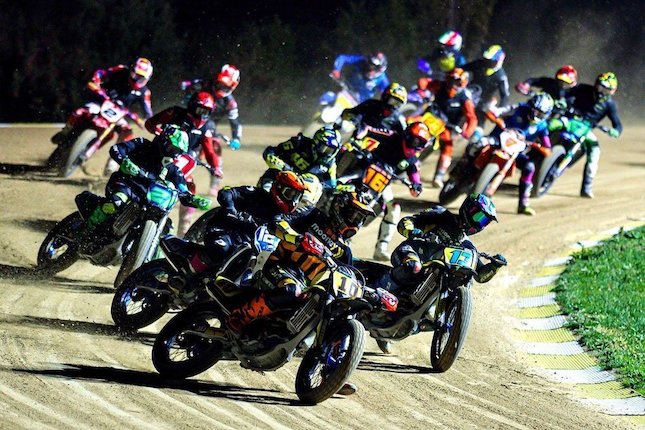 Pro #2: Yamaha Pendukung VR46 Riders Academy Pro #2: Yamaha Pendukung VR46 Riders Academy