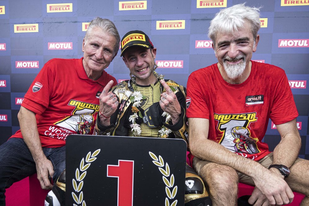 Sempat Bertengkar, Alvaro Bautista-Ducati Kini Malah Juarai WorldSBK Bareng-Bareng Sempat Bertengkar, Alvaro Bautista-Ducati Kini Malah Juarai WorldSBK Bareng-Bareng