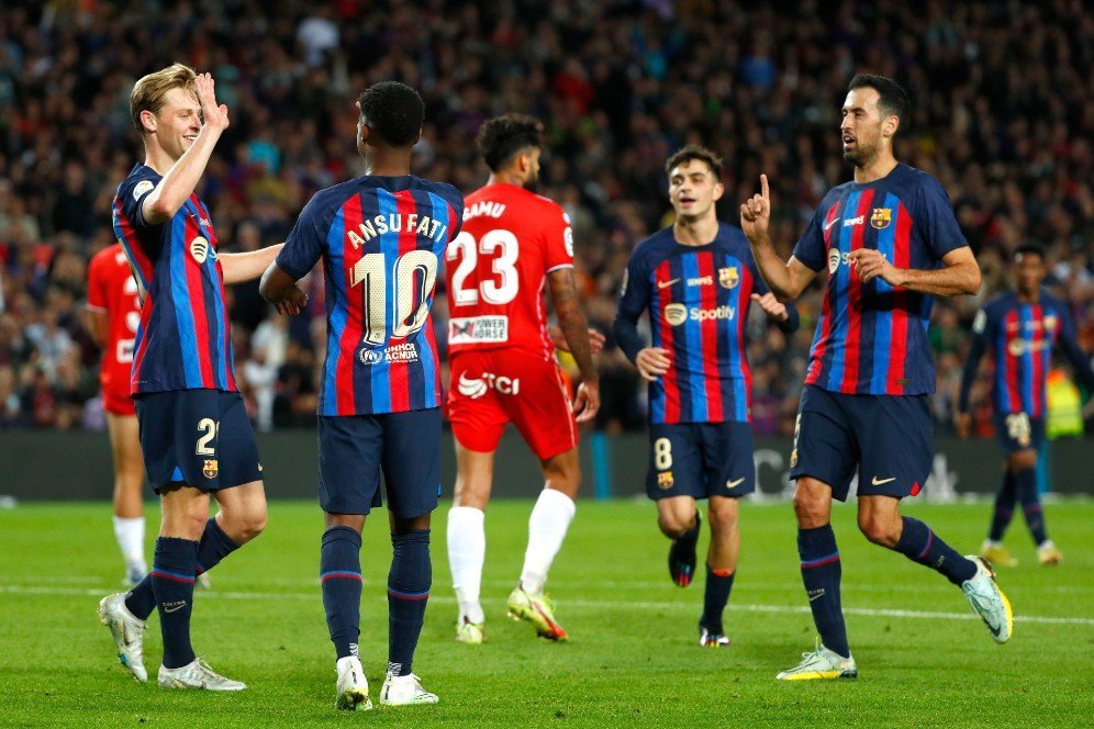 Rapor Pemain Barcelona Saat Sikat Almeria: Frenkie de Jong Istimewa, Gerard Pique Dapat Kado Manis