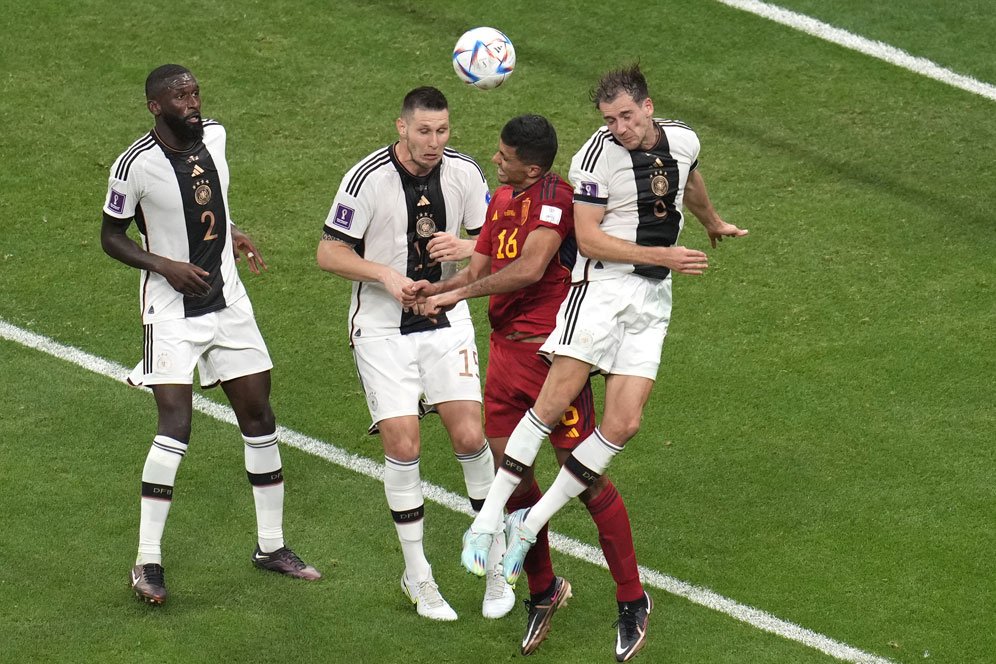 Melanggar Aturan Konferensi Pers Piala Dunia 2022, Timnas Jerman Kena Denda Rp165 Juta! Melanggar Aturan Konferensi Pers Piala Dunia 2022, Timnas Jerman Kena Denda Rp165 Juta!